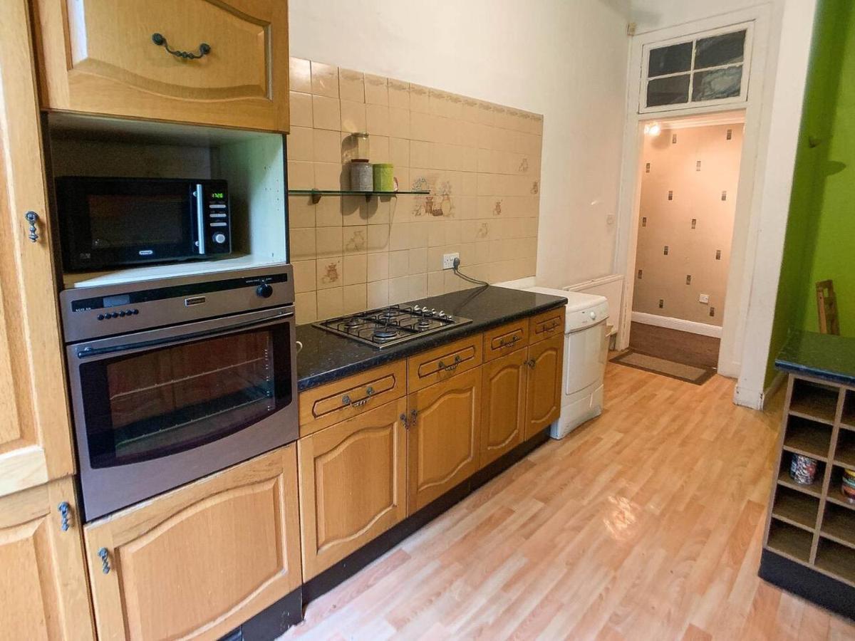 Large Glasgow South Family Home - Free Parking 外观 照片