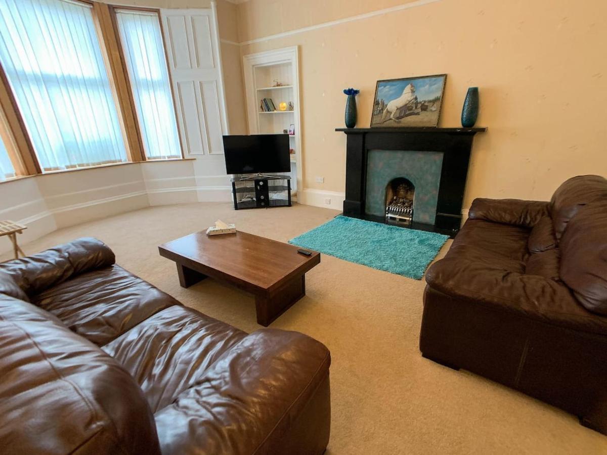 Large Glasgow South Family Home - Free Parking 外观 照片