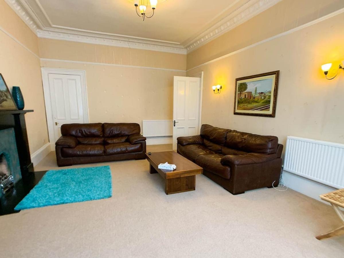 Large Glasgow South Family Home - Free Parking 外观 照片